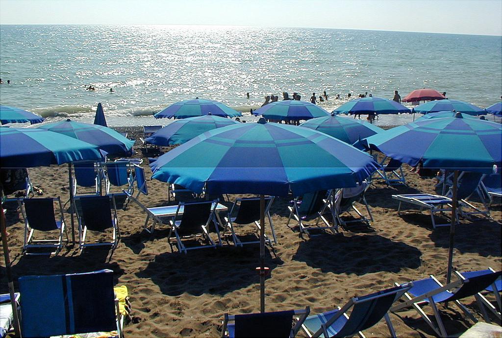 Camping Free Beach Марина-ді-Біббона Екстер'єр фото